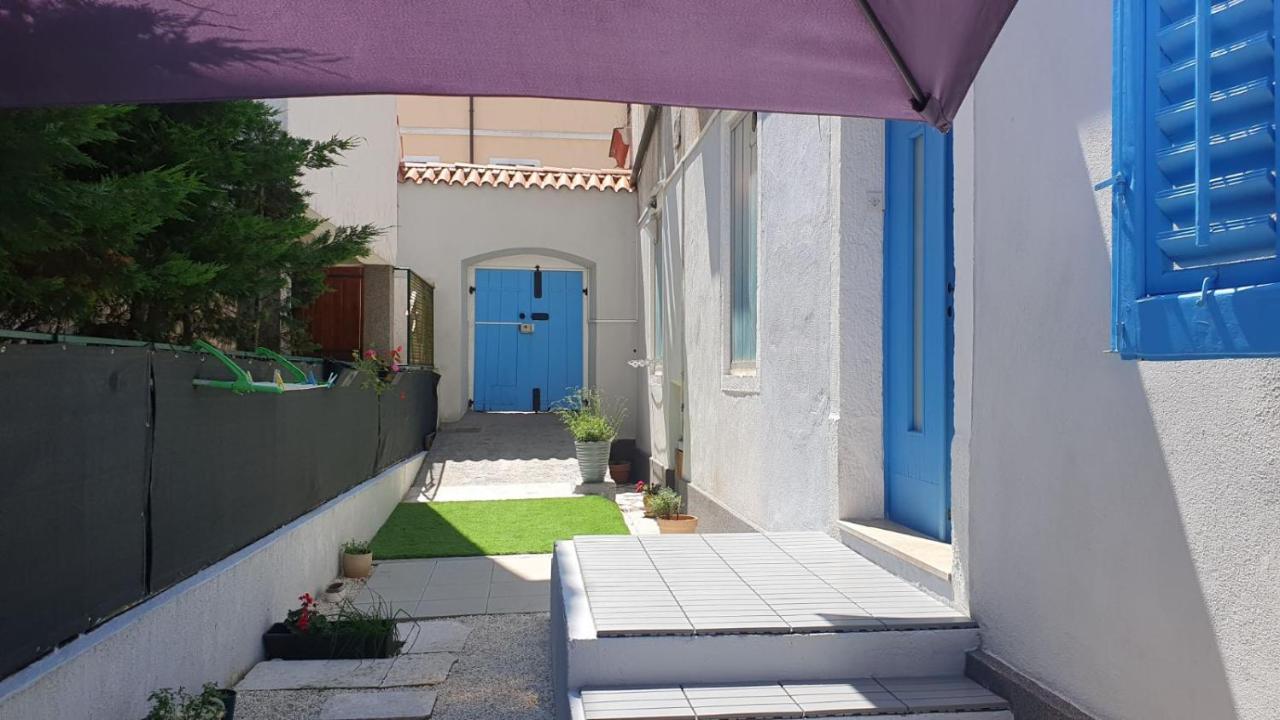 Holiday Home Blue Door In Pula Exteriér fotografie